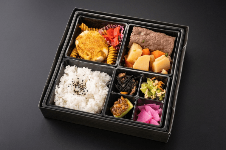 【オープンキャンペーン！2500円→2160円】ひまわり御膳～すき焼き風肉じゃがと和風カレー豆腐ハンバーグ～