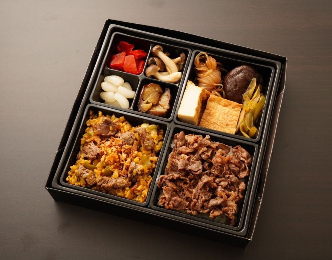 【オープンキャンペーン！2160円→1944円】彩華（さいか）御膳～旨みあふれる国産牛すき焼きと、スパイス香るドライカレーの贅沢二彩弁当～