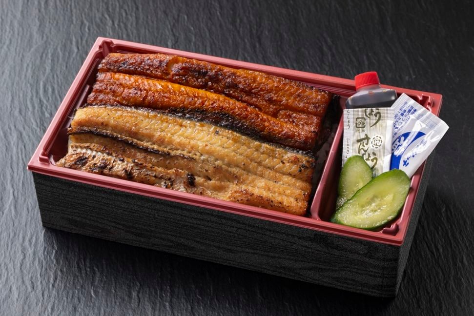 「日本鰻」白焼とタレ焼のうな重（松）