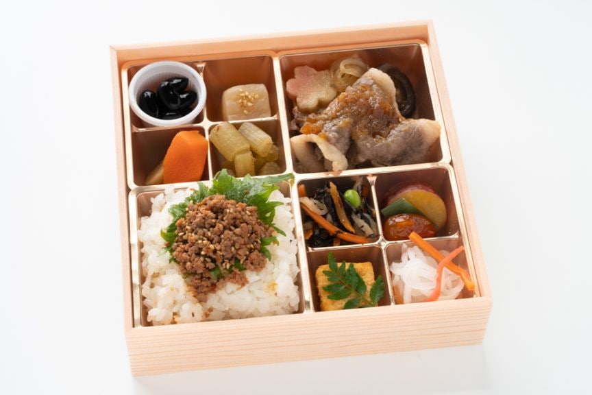 おもてなし和菜膳‐黒毛和牛すき焼きと特製和牛そぼろ‐
