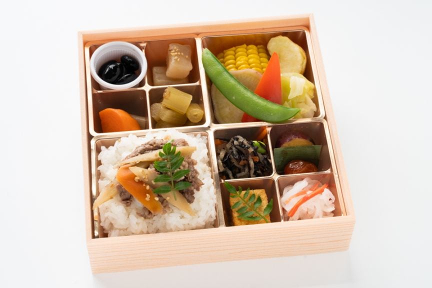 おもてなし和菜膳‐彩り蒸し野菜と牛ごぼう‐