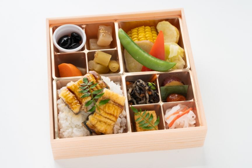 おもてなし和菜膳‐彩り蒸し野菜とうなぎ蒲焼き‐