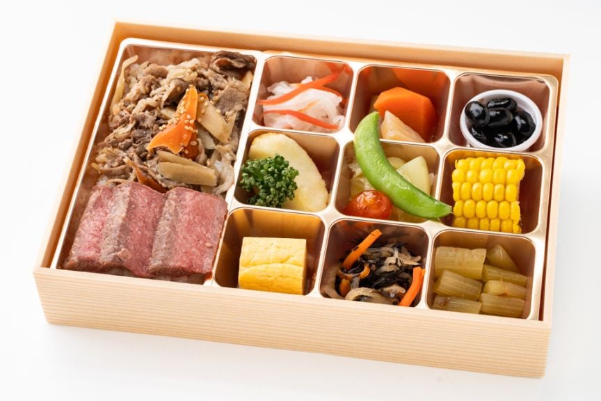 【高級折箱】黒毛和牛の牛ごぼう重とステーキ 彩り膳
