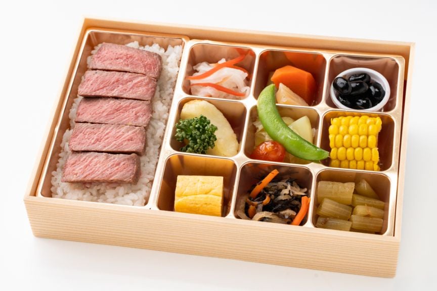 【高級折箱】ステーキ重 彩り膳
