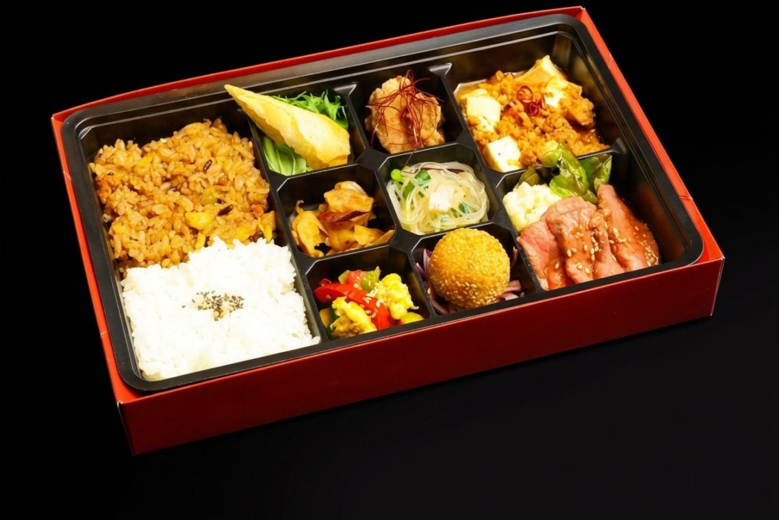 和牛ステーキの創作中華弁当
