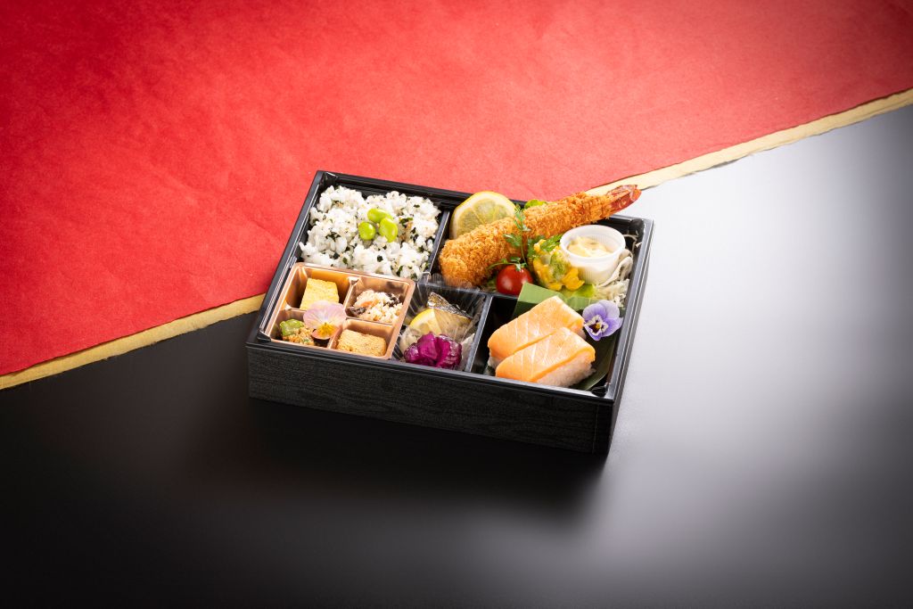 富山県産ます寿司弁当～特選トロます寿司と手仕込みエビフライ～