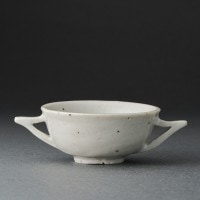 ��ī���� White Porcelain Sake Cup with Handles