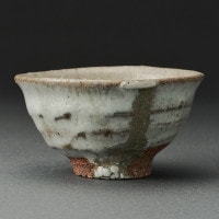 辻村 塊　Kai Tsujimura 刷毛目ぐい呑　箱付き 刷毛目ぐい呑（辻村塊）Hakeme Sake Cup（Kai Tsujimura