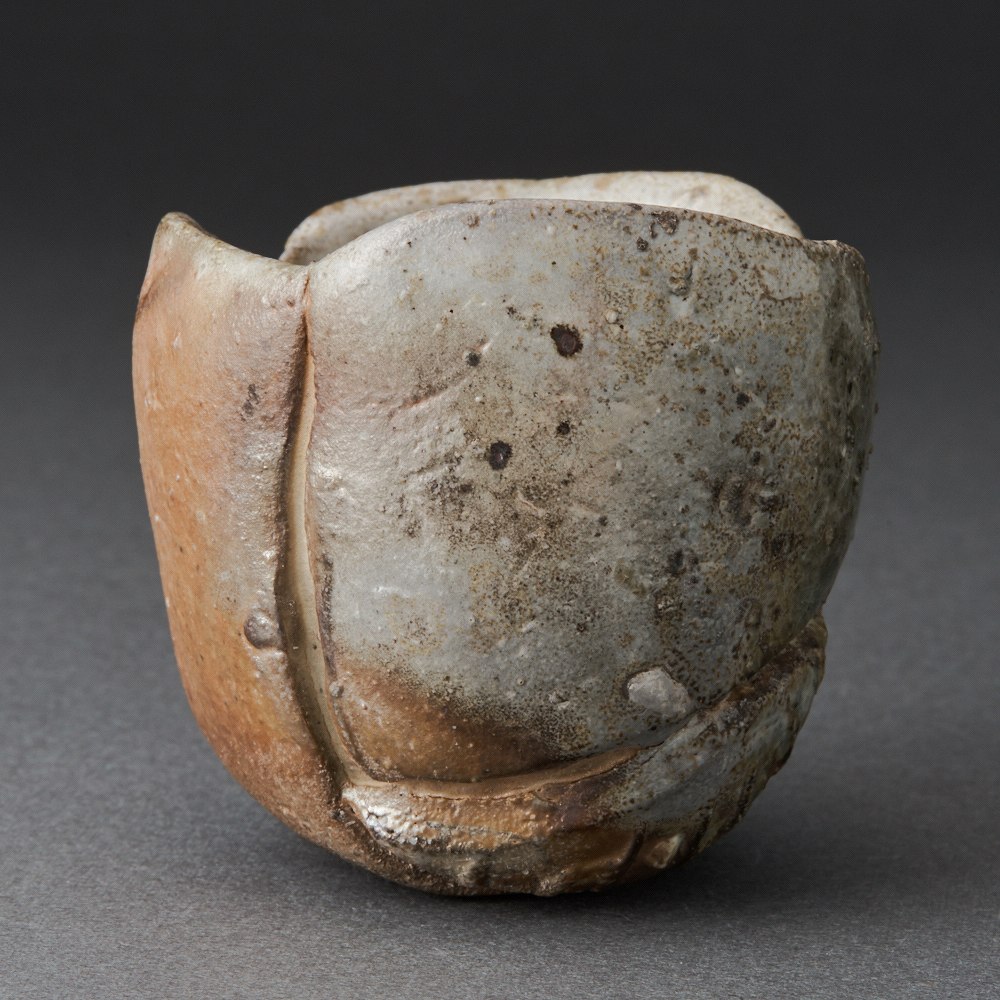 白丹波寄土造ぐい呑（大西雅文）White Tanba Sake Cup（Masafumi