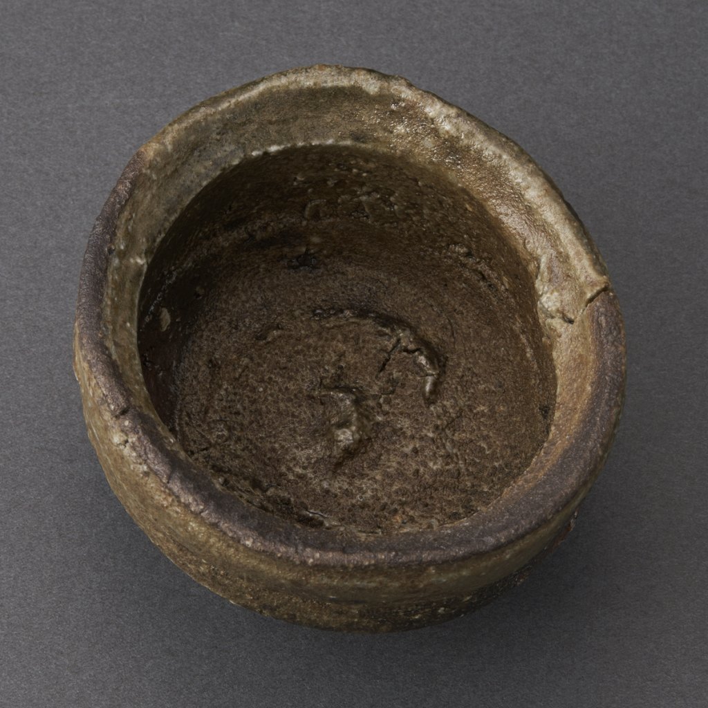 【骨董品】備前焼 清杯 ぐい呑 (No.16) 備前カセ胡麻酒呑 Bizen sake cup | 備前焼 金重潤平
