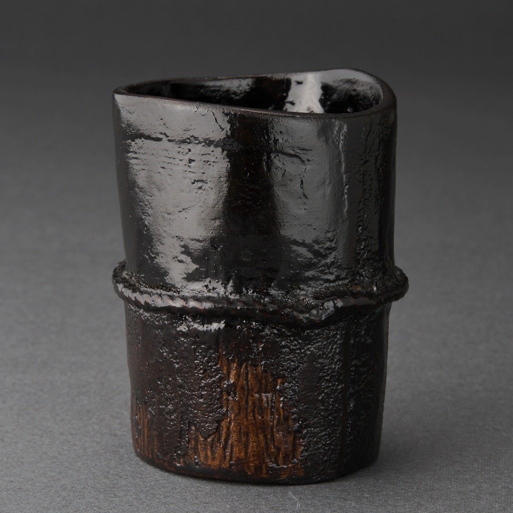 աʾLacquered Pottery Sake CupKazuo Oda