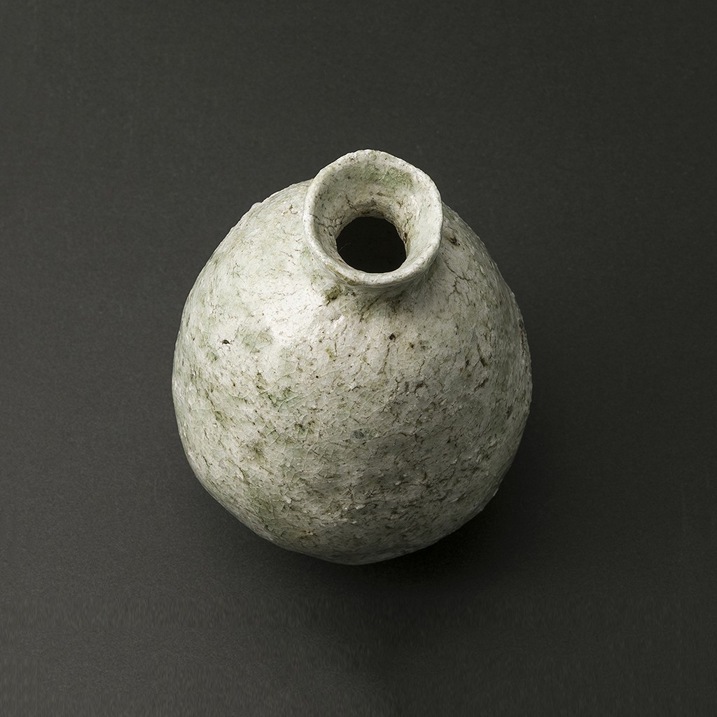 ���ڰ��������ʾ���ȼ����Shigaraki Sake Bottle��Tomohiro Matsumoto��