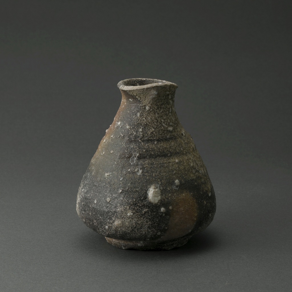 ���ڤȤ����ë�֡�Shigaraki Sake Bottle��Q Tani��