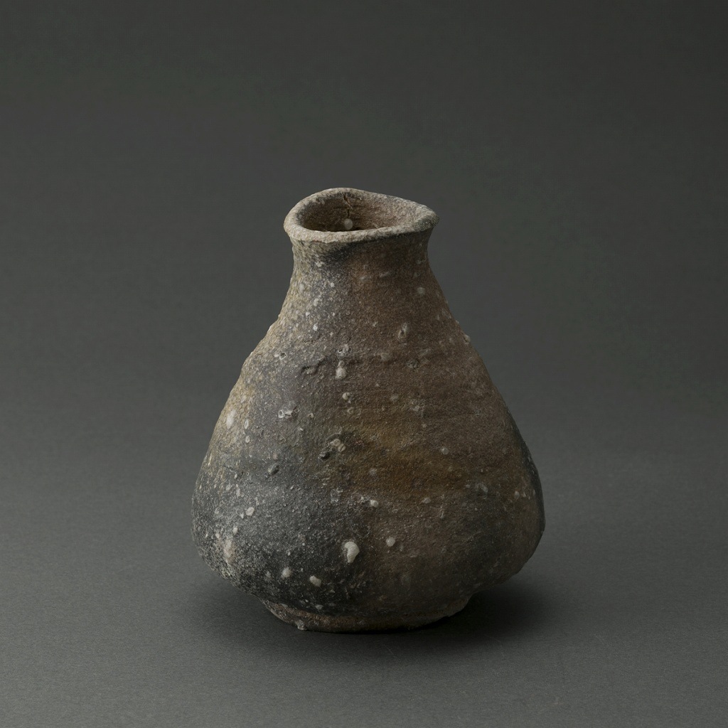 ���ڤȤ����ë�֡�Shigaraki Sake Bottle��Q Tani��