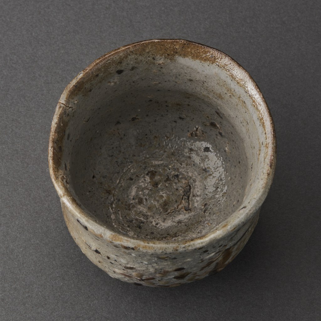 丸田宗彦　斑唐津彫ぐい呑 絵唐津ぐい呑（丸田宗彦）Karatsu Sake Cup（Munehiko Maruta
