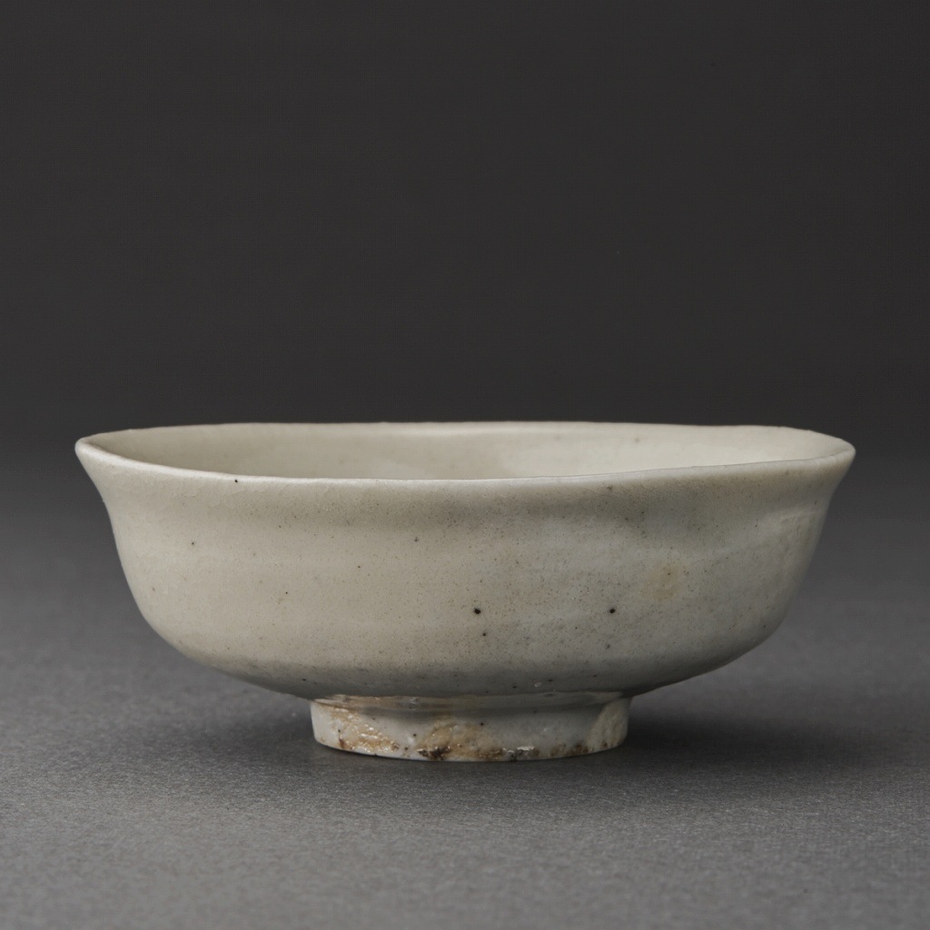 ʿ֡ʴĽϭWhite Porcelain Sake CupSoichiro Maruta