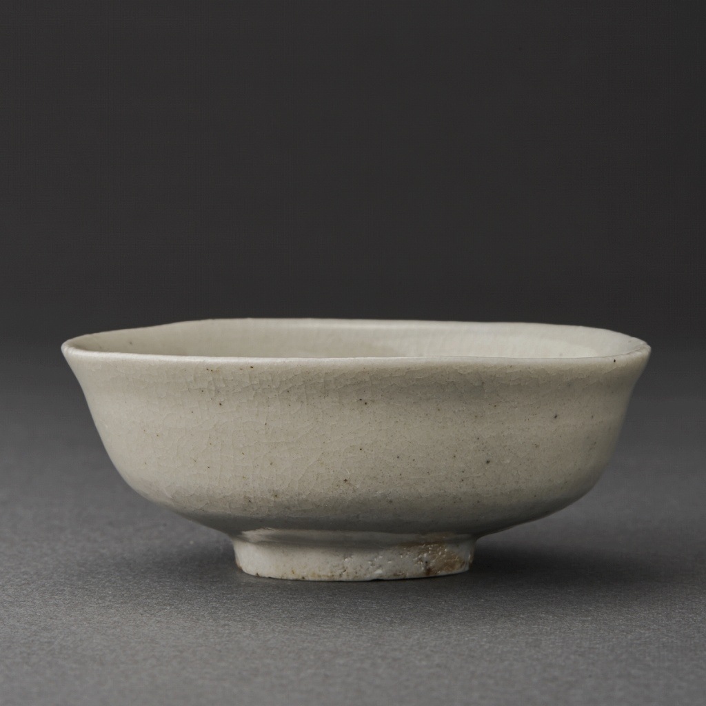 ʿ֡ʴĽϭWhite Porcelain Sake CupSoichiro Maruta