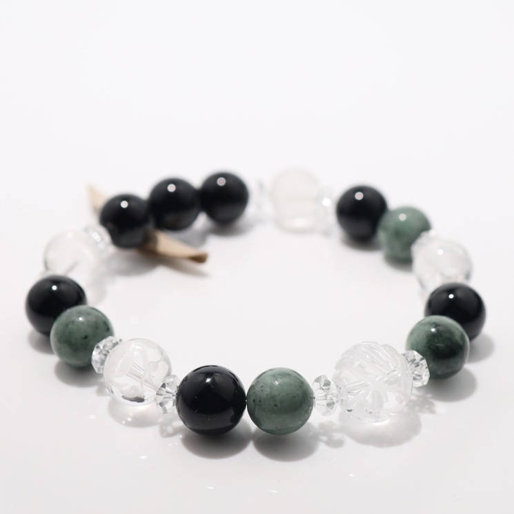 ������ǿ����ꥪ��������Ϳ����֥쥹��å�