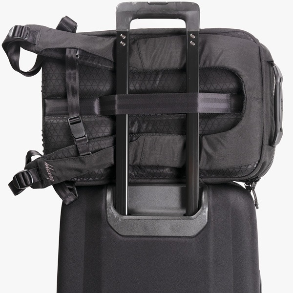 TACTICAL PACK 25 blueeq ブルイク バックパック BQB00020