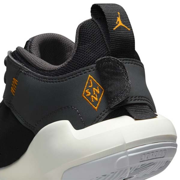 バスケットボール,ミニバス シューズのナイキ NIKE