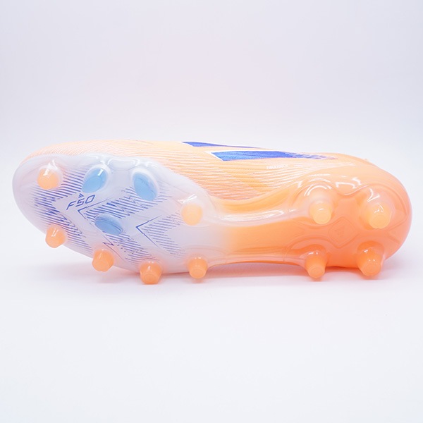 サッカー,サッカーシューズ,サッカースパイク,アディダス