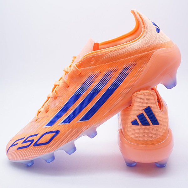 サッカー,サッカーシューズ,サッカースパイク,アディダス