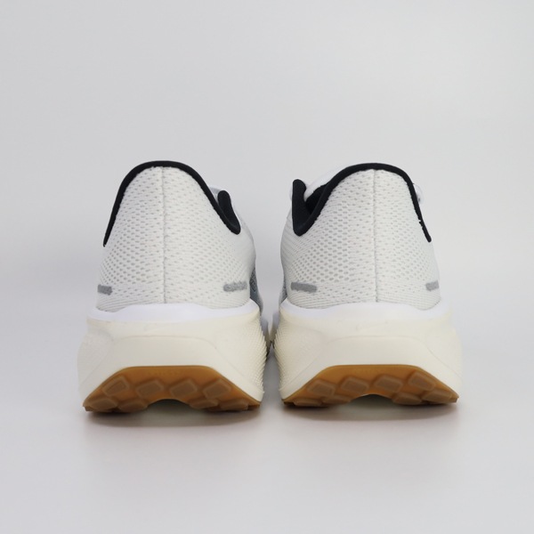 Nike ランニングシューズ 23cm 未使用　ウィメンズ ランニング,ランニングシューズ(クッション・厚底),レディース