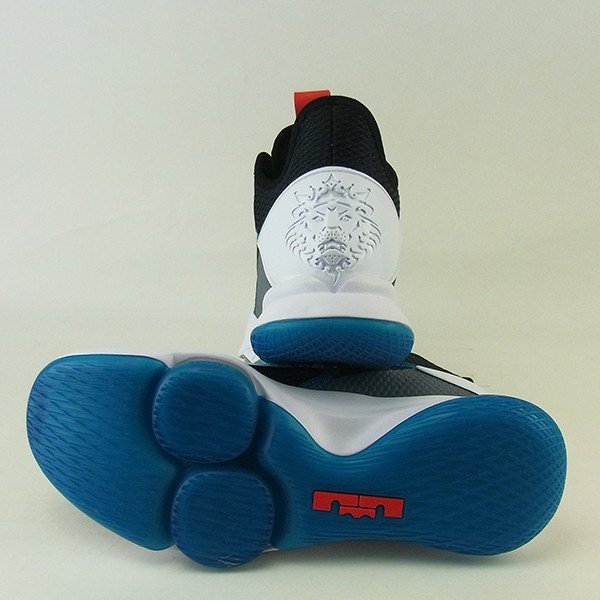 Nike LeBron バスケットボールシューズ 青/黄 8/13発売｜Titan × Nike