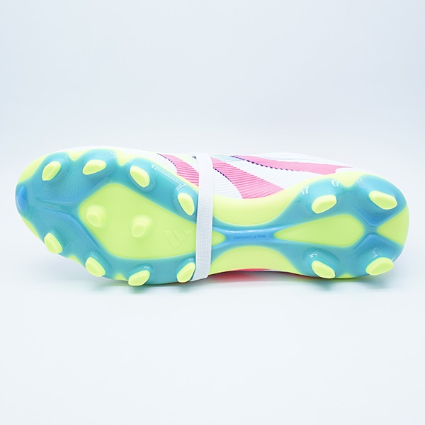 サッカー,サッカーシューズ,サッカースパイク,アディダス