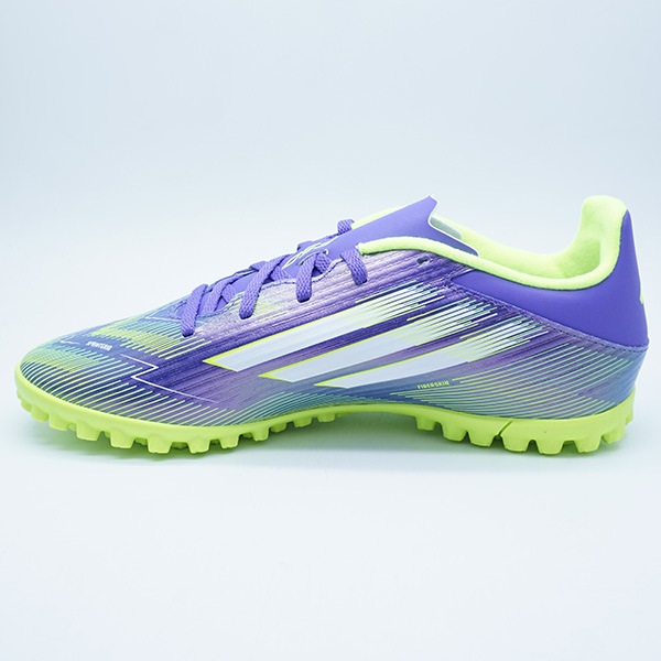 ☆Ｒさん専用☆アディダスサッカー用品 アディダス（adidas）サッカースパイク 土 人工芝用 プレデター