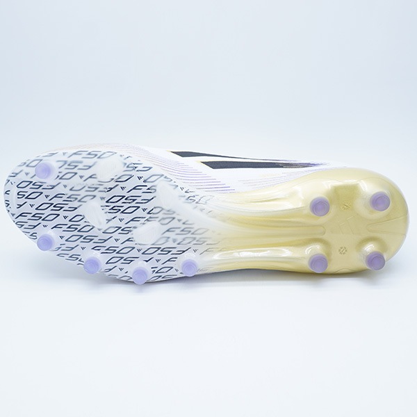 サッカー,サッカーシューズ,サッカースパイク,アディダス