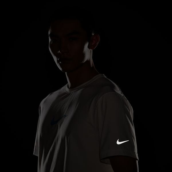 【ネコポス送料無料】ナイキ NIKE メンズ Dri-FIT UV Tシャツ ショートスリーブ 半袖 トップ UV HYVERSE 25SU HV4882-121