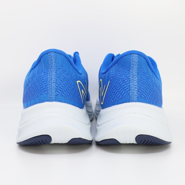 New Balance FuelCell トレーニングシューズ軽量 クッション性 Runners Pulse