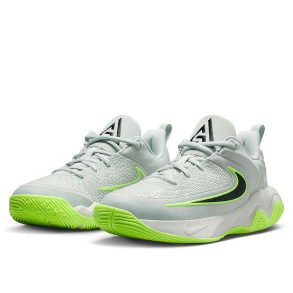 バスケットボール,ミニバス シューズのナイキ NIKE ヤニス