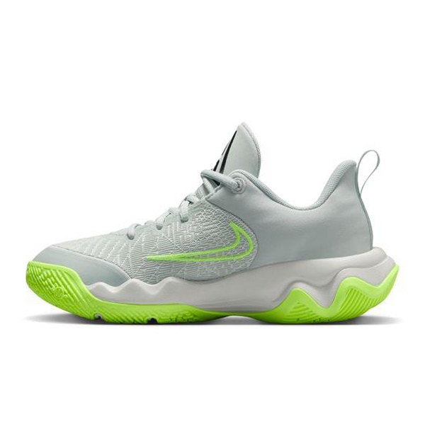 バスケットボール,ミニバス シューズのナイキ NIKE ヤニス
