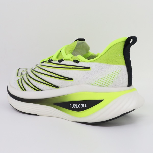 New Balance ニューバランス フレッシュ フォーム X モア