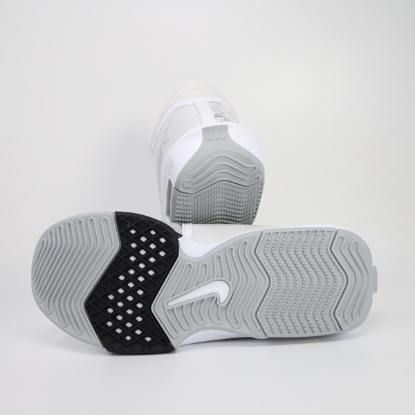 Nike 超レアレブロンバスケットボールシューズ