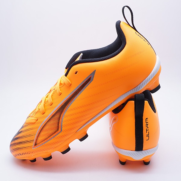 ジュニアサッカースパイク プーマ 108436-01.jpg