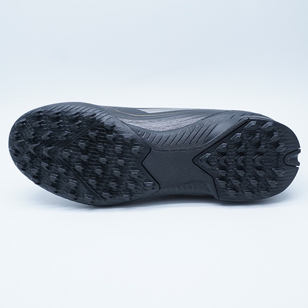 新品　未使用26センチ　黒　アディダス　サッカー　スニーカー　フットサルシューズ adidas アディダス スパイク 未使用 スニーカー 079254 シューズ