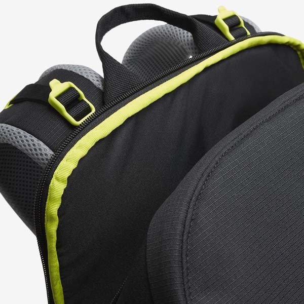 ナイキ NIKE ハイキングバックパック DJ9677-010 リュックサック 27L スポーツバッグ ジム トレーニング ブラック 黒