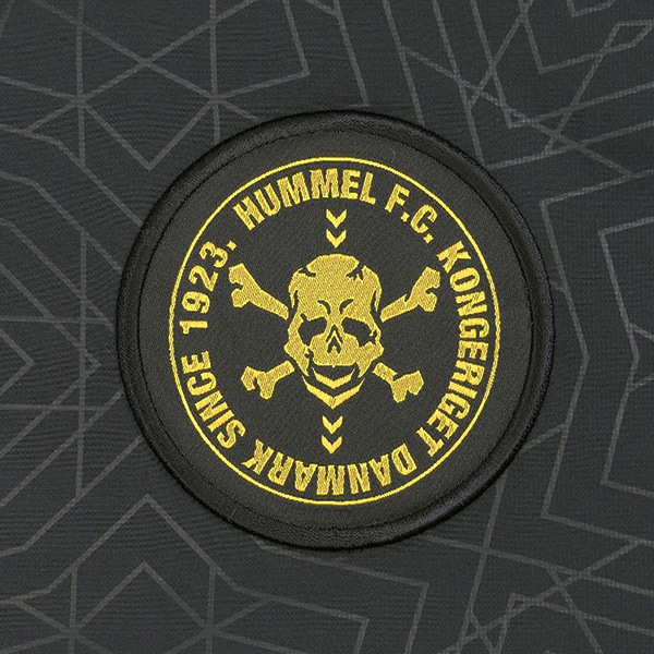 ヒュンメル hummel 中綿 FC.SKULLパデッドトレーニングトップ HAT4065ZS 一部裏起毛 ジャケット ジップ メンズ