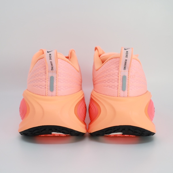 【値下げ】【新品同様】NIKEランニングシューズ ボメロプラス【26.5㎝】 値下げ】【新品同様】NIKEランニングシューズ ボメロプラス