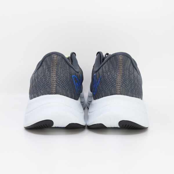 New Balance FuelCell トレーニングシューズ軽量 クッション性 New Balance FuelCell トレーニングシューズ軽量 クッション性