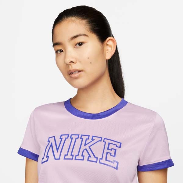 【ネコポス送料無料】ナイキ NIKE レディース ドライフィット スウッシュ Tシャツ ショートスリーブ ランニングトップ スポーツウェア トレーニングウェア DQ6372-530