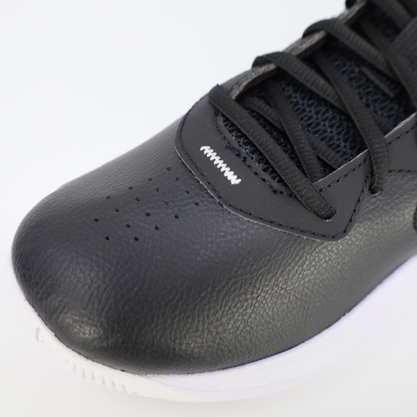 バスケットボールのアンダーアーマー UNDER ARMOUR バッシュ UA