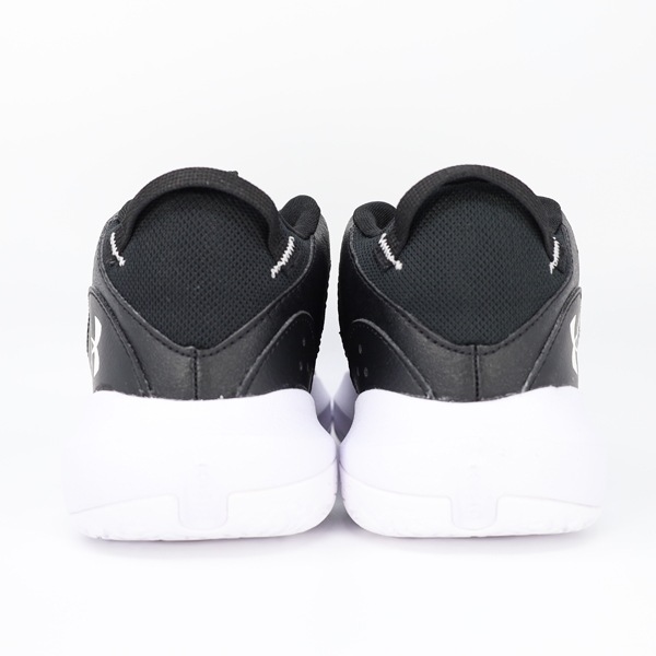 バスケットボールのアンダーアーマー UNDER ARMOUR バッシュ UA