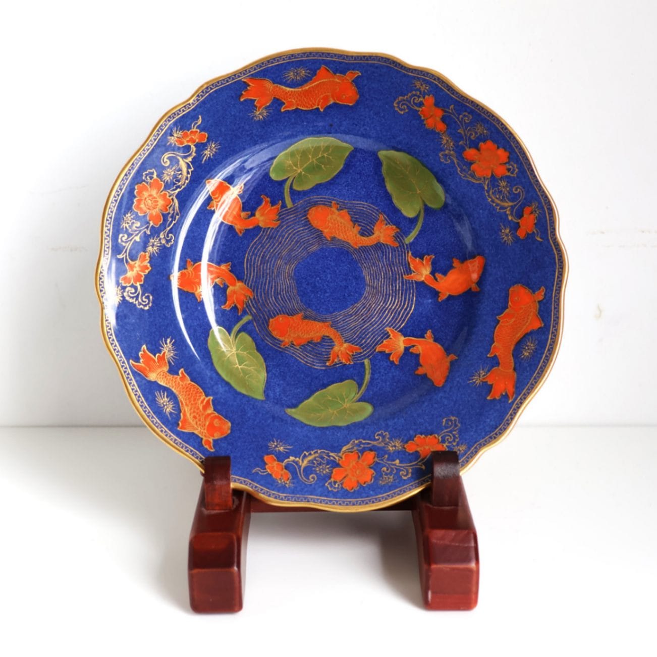 スポード　瑠璃赤絵錦鯉金魚文中皿