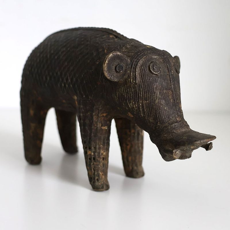 インド　古銅イノシシ置物