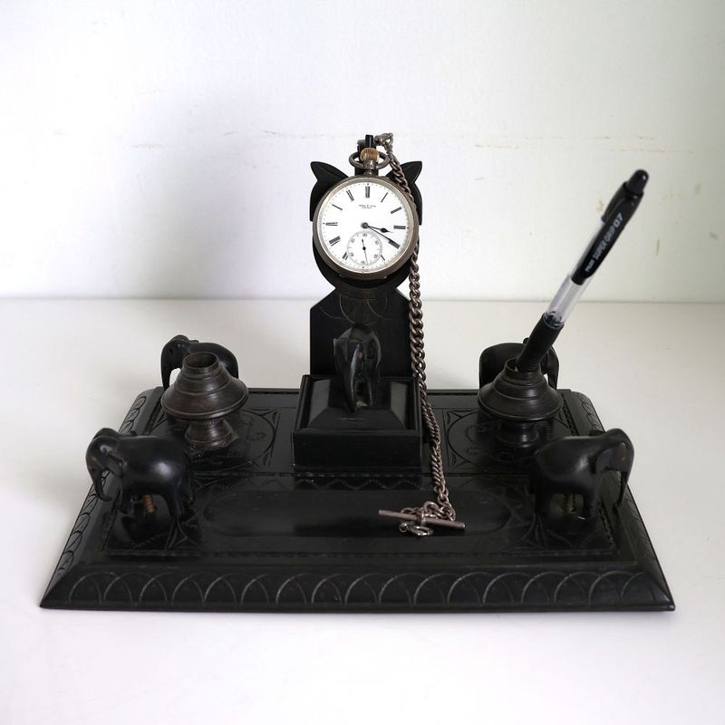 ヴィクトリアン　アフリカ黒檀彫刻象デスクセット