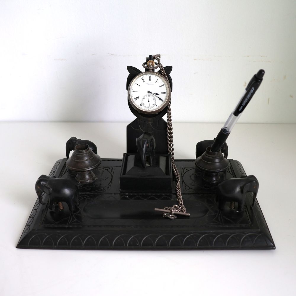 ヴィクトリアン　アフリカ黒檀彫刻象デスクセット